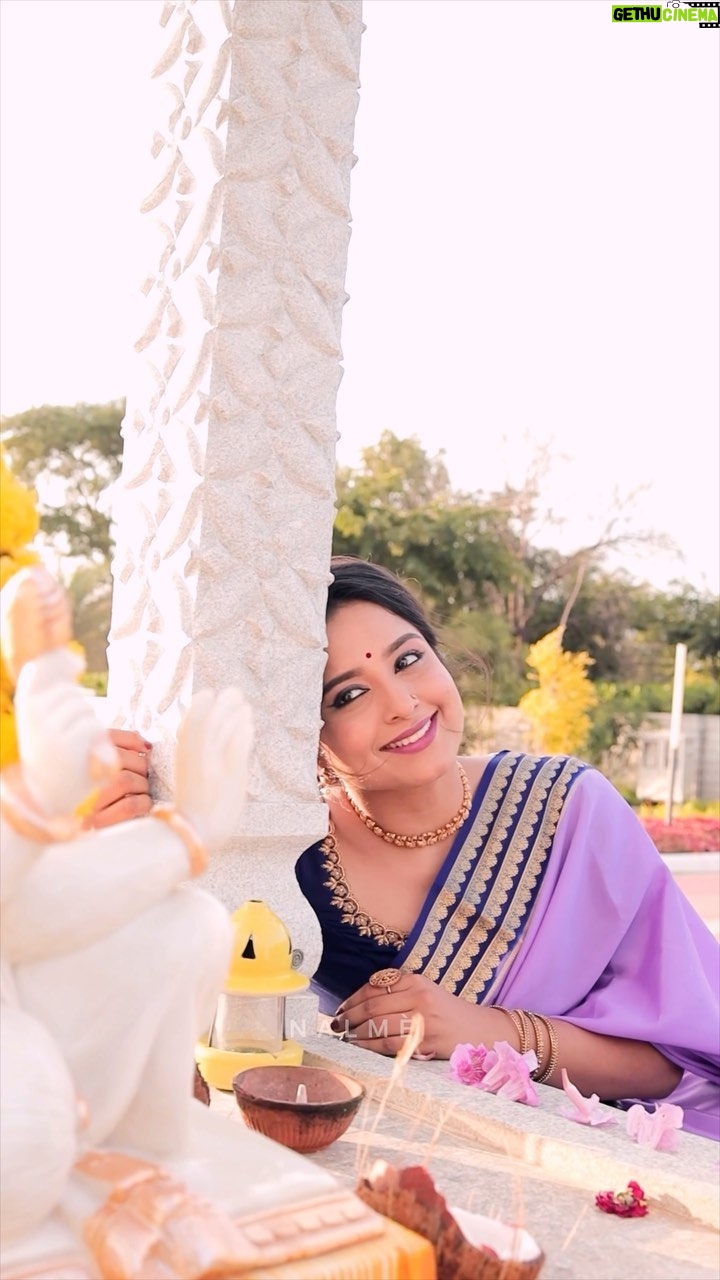 Chandana Ananthakrishna - 16.8K Likes - Wishing our Nalmè family a very happy and prosperous Gowri-Ganesha habba! May the divine bless each one of you with good health and peach of mind. 🙏❤️
.
.
Talented beauty in frame @chandana_ananthakrishna😍🤗
Saree: Pure crepe silk
Designer blouse: @maayarangdesignstudio
Makeup: @bindusadashiv
Hairstyle: @sangetha_makeover
Location: @lotusarena_
Video: @mr.creativeofficial