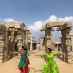 Chandana Ananthakrishna Instagram - Everything in the world has rhythm, why don’t we worship that?!.💃 A beautiful space of Kalyana mantapa in Lepakshi couldn’t stop from dancing our hearts out❤️ @performing.arts.jain.official VC @dixit._2000