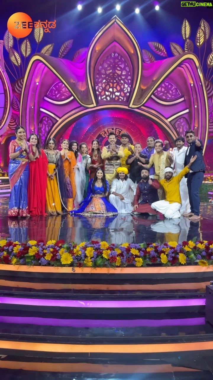 Chandana Ananthakrishna - 67.8K Likes - ಚನ್ನಪ್ಪ ಗೌಡ್ರು-ಚನ್ನಪ್ಪ ಗೌಡ್ತಿಯರ ಸ್ಟೇಜ್ ಫೈಟ್!
#BharjariBachelors #ZKReels #ZeeOnTheGoReels #ZeeKannada #BayasidaBaagiluTegeyona