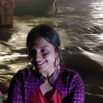 Chandana Ananthakrishna Instagram - ಗಂಗೇ ಚ ಯಮುನೇ ಚೈವ ಗೋದಾವರಿ ಸರಸ್ವತಿ ನರ್ಮದೇ ಸಿಂಧು ಕಾವೇರಿ ಜಲೇಸ್ಮಿನ್ ಸನ್ನಿಧಿಮ್ ಕುರು ! A true divinity 🙏🏻 PC : @kiranamanjunath thanks annooo