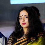Chandana Ananthakrishna Instagram - Visiting Sheshadri Puram evening college was truly an honour for me that too with our chinnari mutta @raagu.vijay sirrrrr the most sweetest . Was inspired by the hardworking students there ! Thank you so much for making me part of your annual day ☺️ Beautiful ilkal saree from @kaimagga ❤️❤️