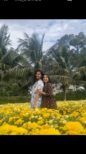 Chandana Ananthakrishna Instagram - Happy happy happiest birthday my crazy fraaaaand 😘😘😘😘😘love youuuu be the same always ❤️you know how much I love you ! Jasti helalla …. Be happy that u got me as your frnd 😉🤪! Maja madu 😘😘😘😘