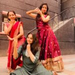 Chandana Ananthakrishna Instagram - An impromptu sessions in the middle of rehearsals 💃🏻💃🏻💃🏻💃🏻 Hope you all like it 🥰 @vindhya_acharya