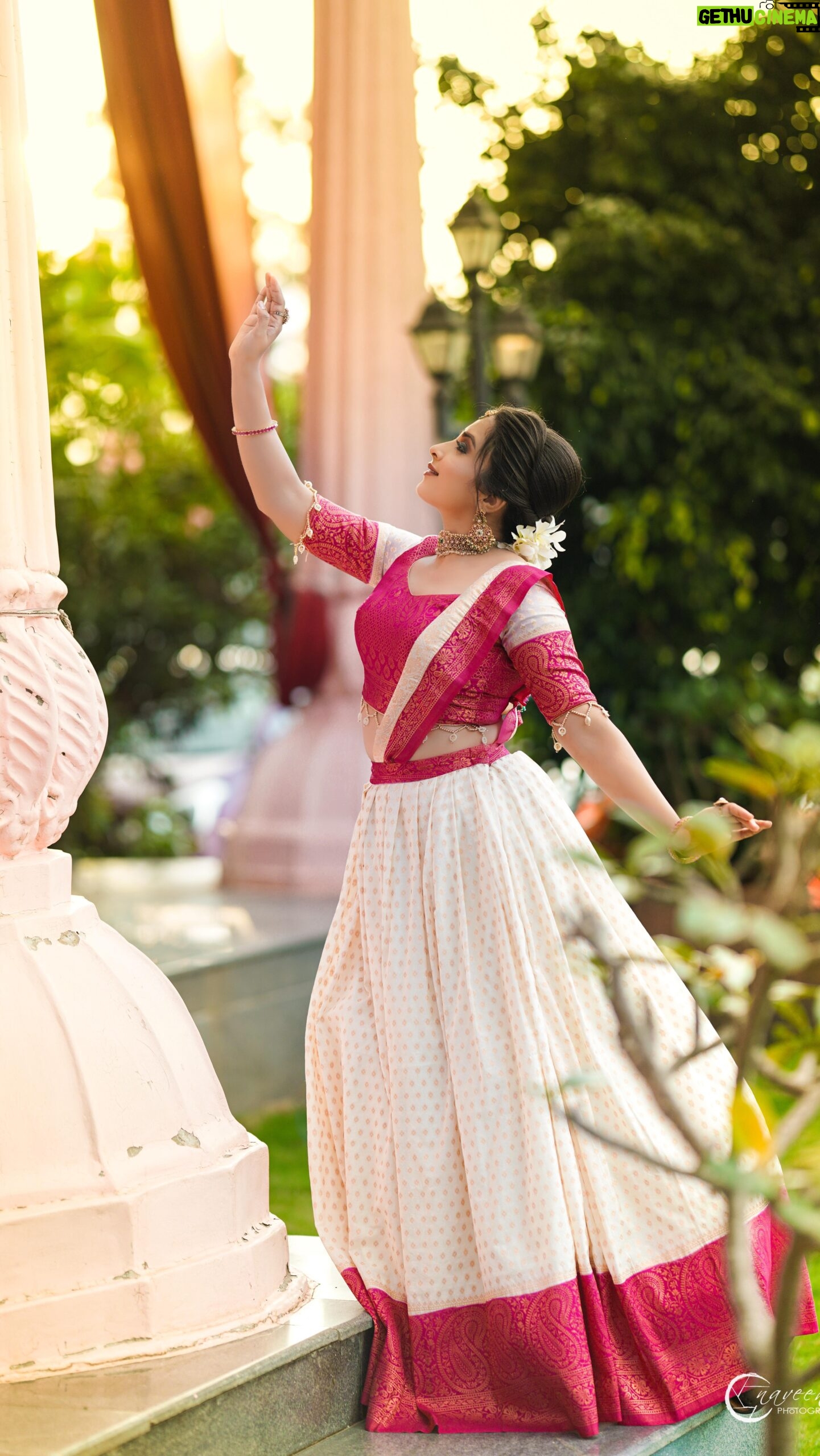 Chandana Ananthakrishna - 24.1K Likes - #SATHYABHAME 💃🏻 - @chandana_ananthakrishna 🥻 - @hamsinifashions
💍💎- @waymore_priyanka
💄- @makeoverwith_bhavyanaik
👱♀️- @hairstyling_by_chandu
📸- @naveenvcphotography
📍 - @mantra.luxuryweddings. #reels #reelsinstagram #instagram #trending #viral #explore #love #instagood #explorepage #tiktok #reelitfeelit #india #follow #photography #fyp #reel #instadaily #followforfollowback #reelsvideo #likeforlikes #like #fashion #memes #foryou #reelkarofeelkaro #music #o #insta #instagramreels