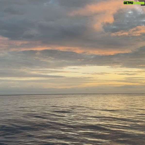Chandler Kinney Instagram - on fiji time🌺