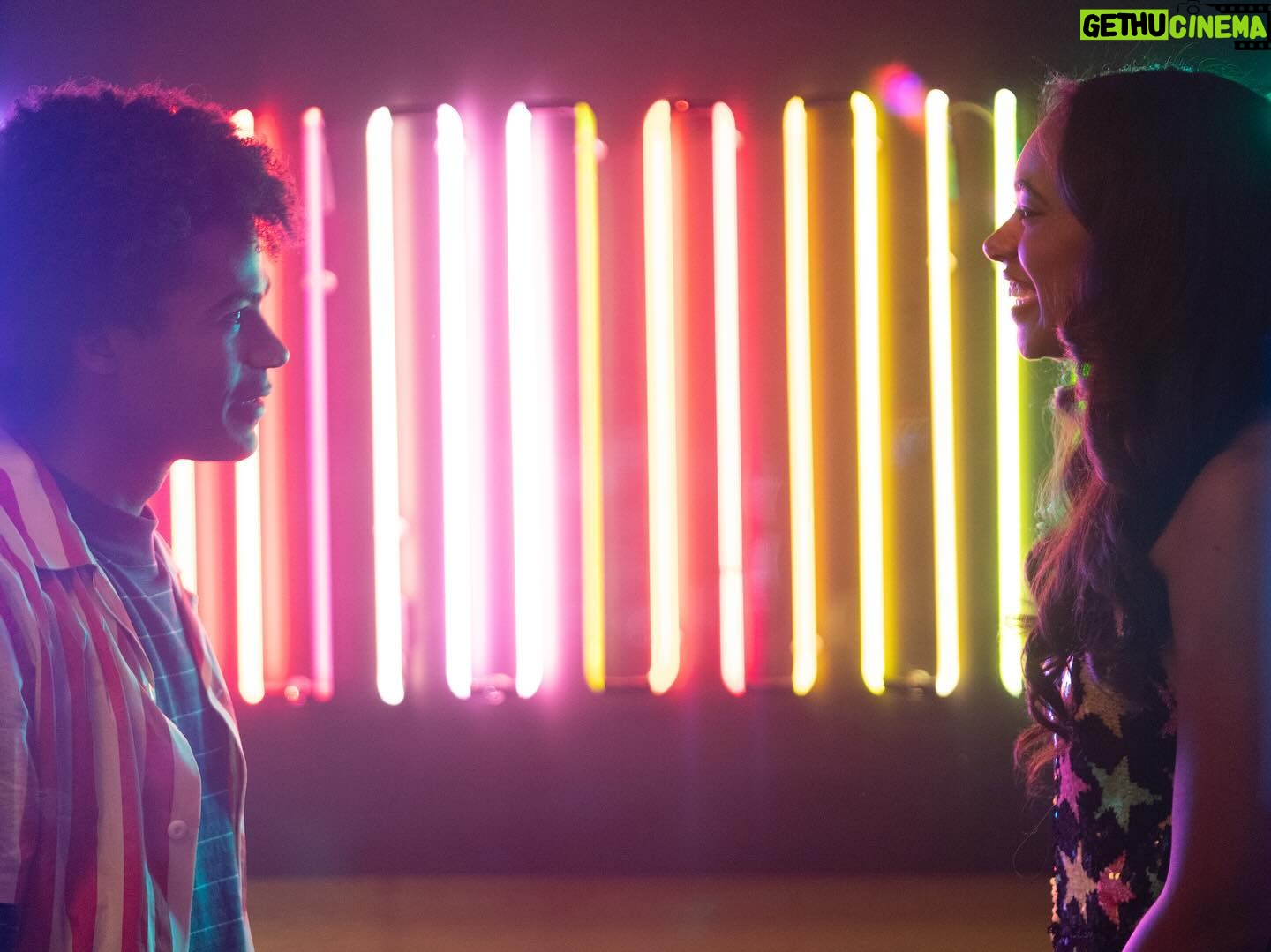 Chandler Kinney Instagram - let the good times roll πΌπΊπ»πͺ© π₯³ ep 203 of #PLLSummerSchool OUT NOW!!!!!