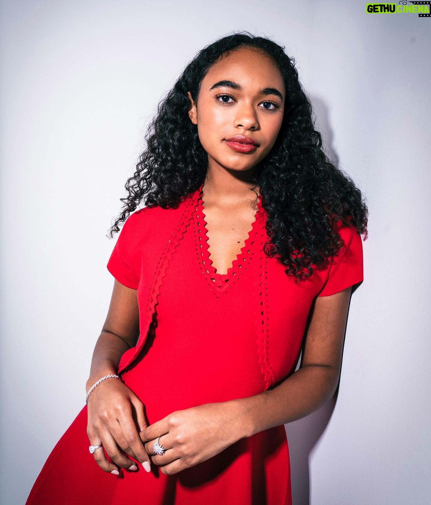 Chandler Kinney Instagram - thank you @armanibeauty & @emporioarmani for the other night ♥️ what a beautiful evening supporting #AquaforLife and their initiative to make clean water more widely accessible. fit: @emporioarmani jewelry: @davidyurman makeup: @seanharrismakeup images: @cibellelevi