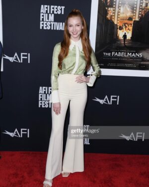 Chandler Lovelle Instagram - Red carpet premiere of Steven Spielberg's The Fabelmans 🎬🥹 So grateful to have been a part of this incredible cast and to work with so many stellar humans. @thefabelmans 

Thank you mom for always supporting my dreams and for being my hot date 😭💕 

In theatres in LA and NYC Nov. 11th. And in theatres everywhere on Thanksgiving 🎬

Hair by: @lindsay_nunnelee 🎉 (thank you!!)

#stevenspielberg #amblin #amblinentertainment #redcarpet #thefabelmans #actorslife #laactor #🎬 #afifest #castingdirector #castingby