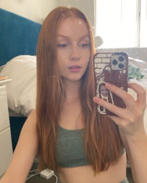 Chandler Lovelle Instagram - This picture does not convey my excitement right now, but I am very excited 😭🙈 and I need to clean my mirror I know haha

#actorslife #laactor #actorslife🎬 #acting #redheadactress #filmandtelevision