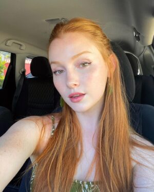 Chandler Lovelle Instagram - 🧝🏻‍♀️📚🦋
•
•
•
•
•
#redhead #actor #actress #actorslife #acotar