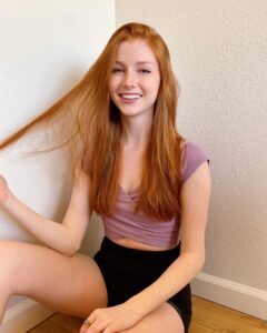 Chandler Lovelle Instagram - Photo dump? Is this how you do this? • • • • • #photodump #actor #actors #actress #actorslife #actorslife🎬 #acting #redhead #itendswithus #netflix #hbomax #hbo #castingdirector #castingby #colleenhoover #singer #soprano