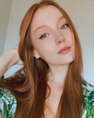 Chandler Lovelle Instagram - It's my birthday monthhhh!!! 🦁
•
•
•
•
•
#leoseason #leo #laactor #actorslife #laactress #castingdirector #redhead
