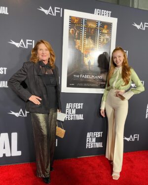 Chandler Lovelle Instagram - Red carpet premiere of Steven Spielberg's The Fabelmans 🎬🥹 So grateful to have been a part of this incredible cast and to work with so many stellar humans. @thefabelmans 

Thank you mom for always supporting my dreams and for being my hot date 😭💕 

In theatres in LA and NYC Nov. 11th. And in theatres everywhere on Thanksgiving 🎬

Hair by: @lindsay_nunnelee 🎉 (thank you!!)

#stevenspielberg #amblin #amblinentertainment #redcarpet #thefabelmans #actorslife #laactor #🎬 #afifest #castingdirector #castingby