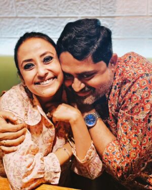 Chandrayee Ghosh Instagram - I can be anything I want to .. with my 'everythings ' !! 🤗😘❤️ Blessed to have you all in my life ! 💫
.
.
.
.
.
#withmyeverythings #friendsforlife #blessed #lotsoflove #instagram #potd #instafit #carouselpost #chandreyeeghosh #official_chandreyee_ghosh 
[With my everything, friends for life, lots of love, friends outing, lots of fun , chandreyee ghosh ]