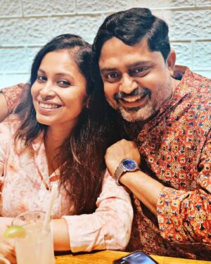 Chandrayee Ghosh Instagram - I can be anything I want to .. with my 'everythings ' !! 🤗😘❤️ Blessed to have you all in my life ! 💫
.
.
.
.
.
#withmyeverythings #friendsforlife #blessed #lotsoflove #instagram #potd #instafit #carouselpost #chandreyeeghosh #official_chandreyee_ghosh 
[With my everything, friends for life, lots of love, friends outing, lots of fun , chandreyee ghosh ]