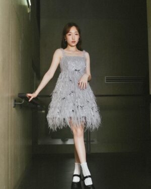 Chanel Wang Instagram - 在這次金鐘58
第二套禮服來自
@jasmine_galleria_taipei 
展現了可愛 氣質 華麗的元素
雖然有點可惜沒能穿著它上台
但還是當了一晚美美的小仙女啦🧚🏻‍♀️
 
👗： @jasmine_galleria_taipei