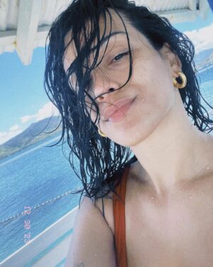 Chanel Terrero Instagram - Finalizando el año con mucha AGUA bbs para empezar el 24 más mojaítaaaaa 🌊
12/01/24

Q fort✨