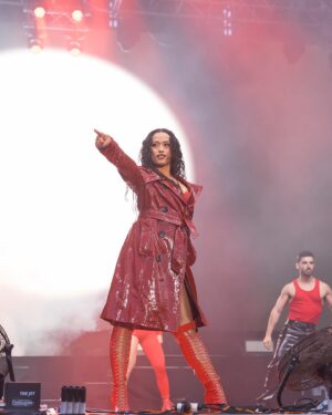 Chanel Terrero Instagram - YA ESTRENAMOS!!!!

🏓❤️‍🔥🥵 AGUA TOUR 2024 🥵❤️‍🔥🏓

@solazofest 

📸 by. @emotions_conciertos