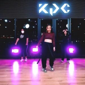 Chang Seung-yeon Instagram - FRI 04.19 POPUP & M&G 🧑‍🏫 : @seung_monkey 🎵 : MIDAS TOUCH - @kissoflife_s2 DC : Seungyeon Original Choreography 🎥 : @mnhn_made Class Footage: Linked in Bio Help us tag dancers 👇🫶 #seungyeon #clc #cheshire #midastouch #kissoflife #kpopcenter #kpcdancestudio #kpc #kpop #buenapark #california #oc