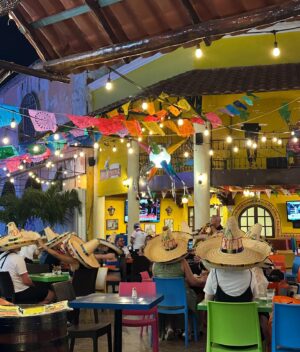Chang Seung-yeon Instagram - ✧ VIVA MÉXICO ✧🌵👒 💚