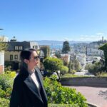 Chanidapa Pongsilpipat Instagram - Lombard Street ที่ขอตั้งชื่อไทยให้ว่า “ลำบากสตรีท” กว่าจะขึ้นมาตรงจุดนี้ได้ ทางลาดชันมากจริงจัง 😅 #tb #lombardstreet #sanfrancisco #california #USA #ChaniInUSA #gucci