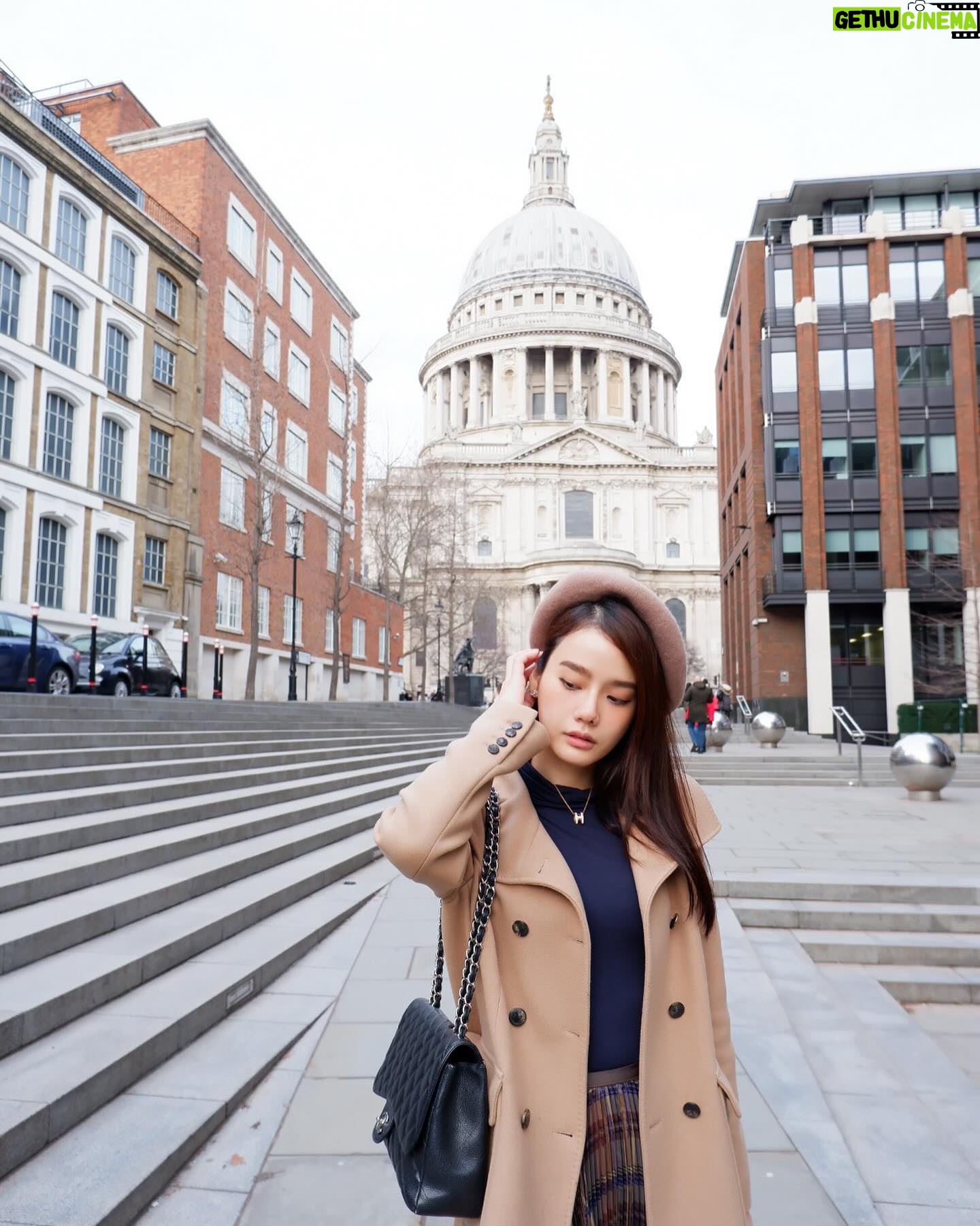 Chanidapa Pongsilpipat Instagram - Remember that something have to end for better things to begin. ✝️🇬🇧 #tb #stpaulscathedral #london #UK #ChaniInUK #hermes #chanel