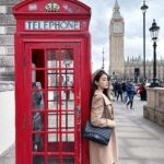 Chanidapa Pongsilpipat Instagram - มุมต่อคิวถ่าย แถวยาวมาก 🇬🇧 #tb #bigben #bigbentower #redtelephonebooth #redtelephonebox #landmarkoflondon #westminster #london #UK #ChaniInUK #chanel