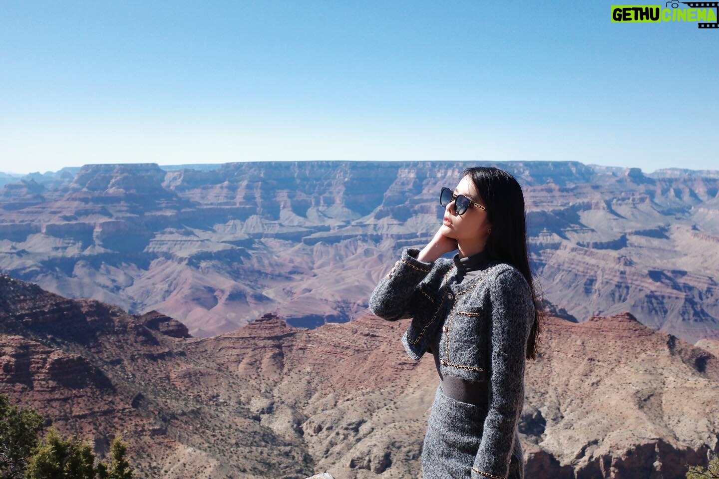 Chanidapa Pongsilpipat Instagram - Wonder of Nature. ⛰️🇺🇸 #grandcanyon #grandcanyonnationalpark #yellowstone #arizona #USA #ChaniInUSA #RicohGRIII #gucci #flatFF0659