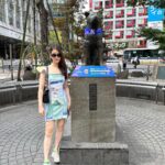 Chanidapa Pongsilpipat Instagram - My first time with Hachiko Statue. 🐕 ไป Tokyo มาไม่รู้กี่ครั้ง แต่ไม่เคยไปถ่ายคู่ซักที แนะนำว่าไม่ควรไปประเทศไหนในช่วงหน้าร้อน เพราะร้อนไม่ต่างจากไทยเลย ร้อนหน้าไหม้แสบผิว 🥵🇯🇵 #tb #hachikostatue #shibuya #tokyo #ChaniInAsia #chanel #gucci