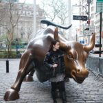 Chanidapa Pongsilpipat Instagram - มาแต่เช้าเพื่อถ่าย 🐂 และ 👧🏻 ที่ถูกย้ายไปอีกที่ 🇺🇸 #chargingbull #chargingbullnyc #chargingbullwallstreet #wallstreet #newyork #NYC #USA #ChaniInUSA #RicohGRIII #chanel #michaelkors