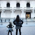 Chanidapa Pongsilpipat Instagram - มาแต่เช้าเพื่อถ่าย 🐂 และ 👧🏻 ที่ถูกย้ายไปอีกที่ 🇺🇸 #chargingbull #chargingbullnyc #chargingbullwallstreet #wallstreet #newyork #NYC #USA #ChaniInUSA #RicohGRIII #chanel #michaelkors