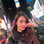 Chanidapa Pongsilpipat Instagram - Times Square, NYC. 🌃🇺🇸 #timessquare #manhattan #newyork #NYC #USA #ChaniInUSA #chanel #dior #toryburch