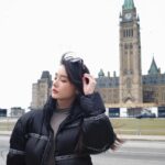 Chanidapa Pongsilpipat Instagram - Ottawa เป็นเมืองหลวงของ Canada ที่สวย สงบ คนน้อย รถไม่ติดด้วย 🇨🇦 #parliamenthill #eastblock #westblock #ottawa #capitalcityofcanada #canada #ChaniInCA #RicohGRIII #versace #gucci #toryburch