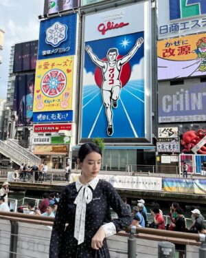 Chanidapa Pongsilpipat Instagram - ขอแสงกลางวันบ้าง ☀️ #glicosign #dontonbori #osaka #japan #ChaniInAsia #FlatFF0634