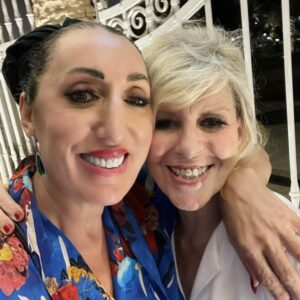 Chantal Ladesou Instagram - Très belle rencontre avec lmerveilleuse @rossidepalma🌺💃💕à l’occassion du tournage de #3joursmax de @tarekboudali a #aboudhabi😘🤓#rires #comedie #talent😂