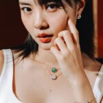 Chantalle Ng Instagram – Cheering on friendship with the Pom Pom Dot Collection 💕

Together, we’re invincible. ✨ 

@Pomellato #Pomellato #PomPomDot