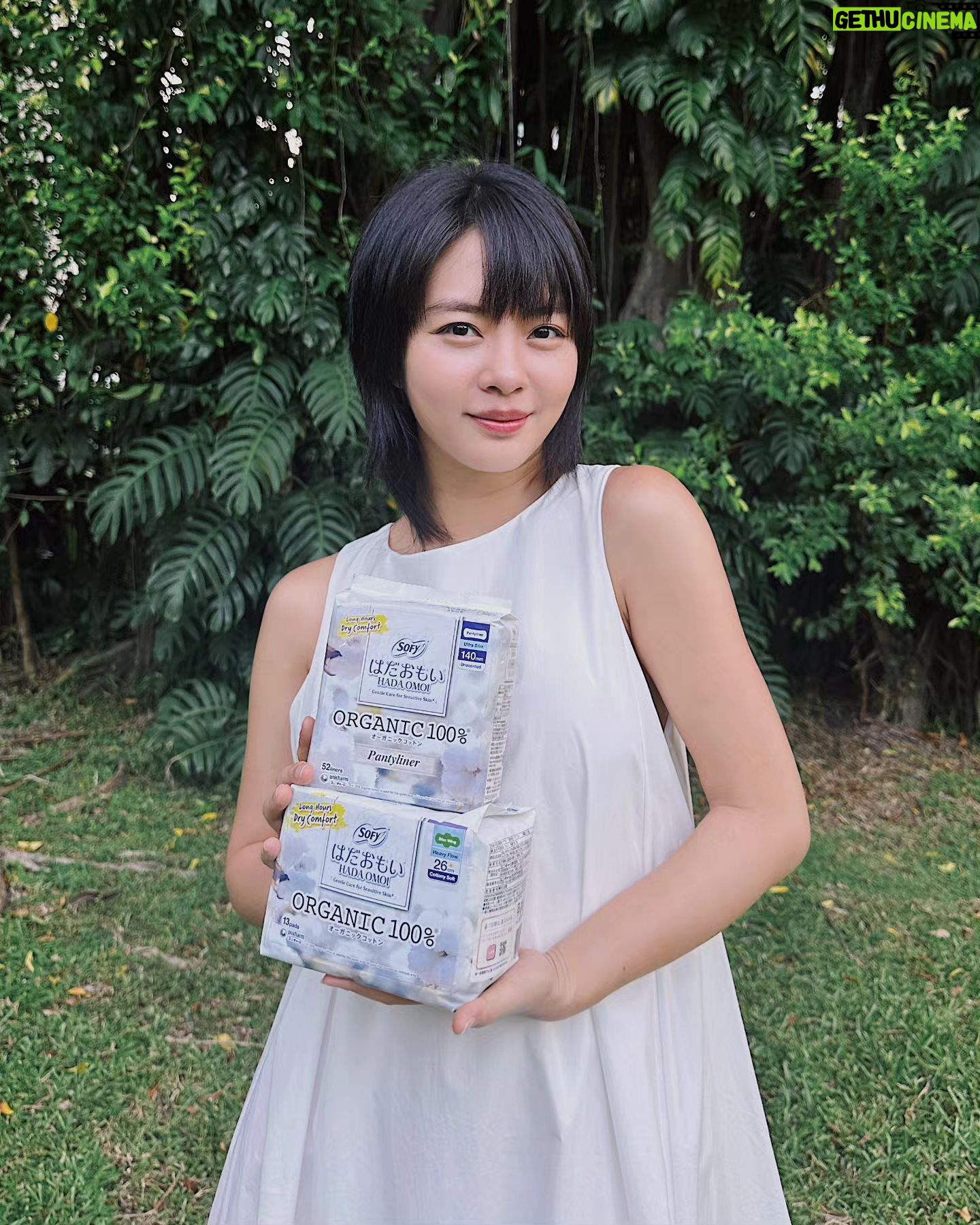 Chantalle Ng Instagram - Discover the brilliance of SOFY Hadaomoi Organic π I love that the Hadaomoi Organic range is a natural formula as it is 100% organic cotton. No additives which prevents skin irritation while giving me the dry comfort to do my everyday activities. Both Day and Night series are mega absorbent while being polymer-free and eco-friendly π Keep your eyes peeled for cool promos by SOFY coming your way! @SofySingapore #SOFYSingapore #SOFYHadaomoiOrganic #No1GentletoSkin #MadeinJapan #No1inJapan