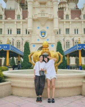 Chantalle Ng Instagram - Happiest trip with people I love most ❤️ 

& mama's @linmeijiao_ first time ever in @universalstudiossingapore 🥹