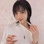 Chantalle Ng Instagram - Meet Miss Dior Mini Miss💕 A stylish on-the-go fragrance inspired by Christian Dior's couture legacy. With a touch of the iconic @dior houndstooth design, it's perfect for quick touch-ups, giving you a soft and beautiful scent. Shop Miss Dior Mini Miss Eau de Parfum and Blooming Bouquet at all Dior Beauty Boutiques, Counters and on the Dior Beauty Online Boutique 💖. @DIORBEAUTY @DIORBEAUTYLOVERS #MISSDIOR #MISSDIORMINIMISS #MINIMISSMAXIDIOR