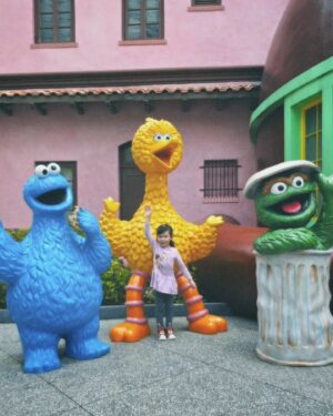 Chantalle Ng Instagram - Happiest trip with people I love most ❤️ 

& mama's @linmeijiao_ first time ever in @universalstudiossingapore 🥹