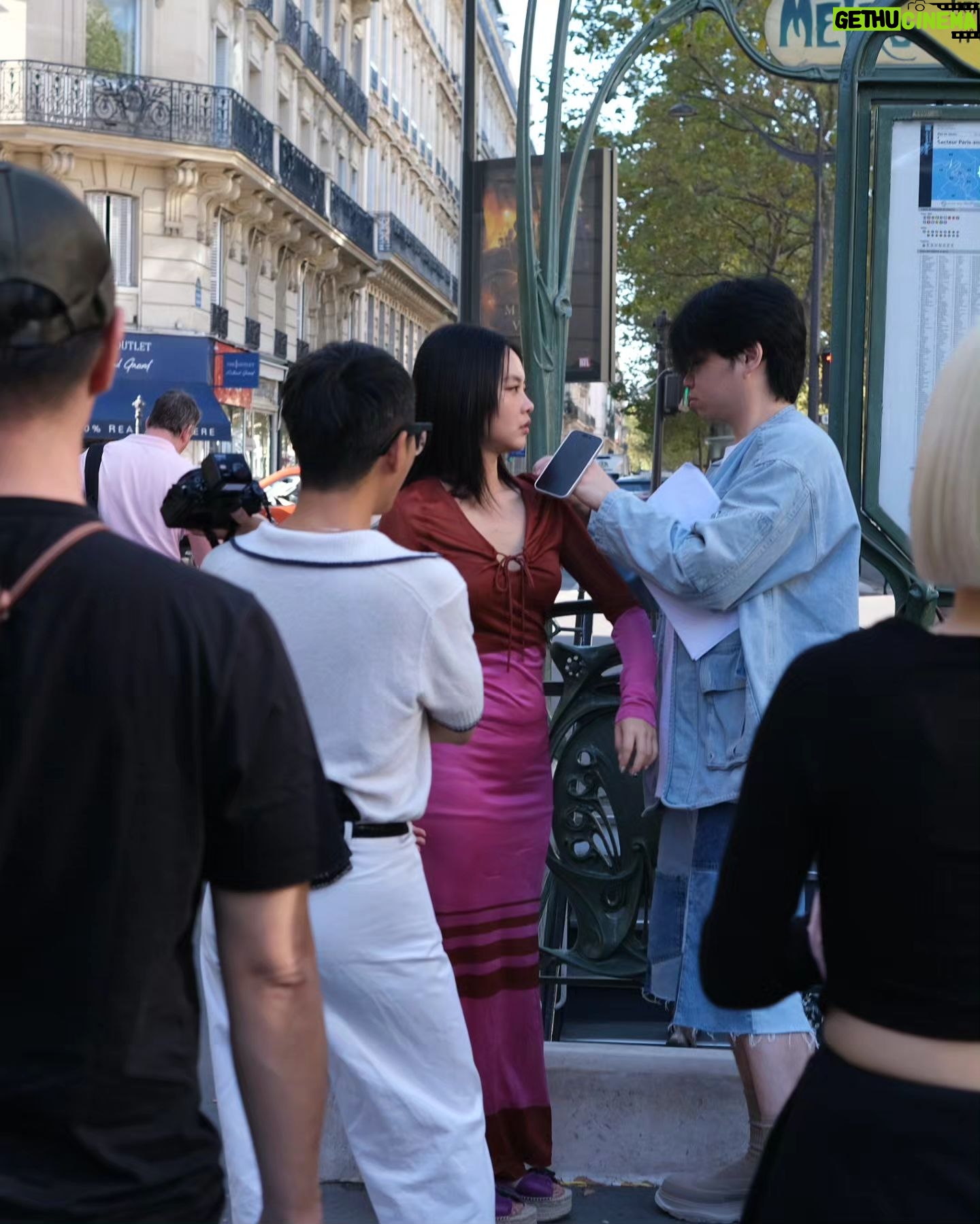 Chantalle Ng Instagram - BONJOUR FROM PARIS! Thank you for having me on your cover @nuyousingapore @terencewhatever ❤️ Photo @chuck.reyes Styling @donsonc Hair and Makeup @kimxbby__ Wearing @longchamp Text 王莉雁 Managed by @the_celebrityagency @ashleymjchen @jacindahoon