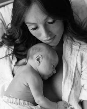 Charlène Le Mer Instagram - Happy mother’s day ✨

Si fière d’être votre maman, mes amours 🥹🤍