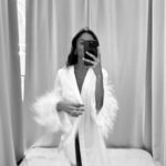 Charlène Le Mer Instagram - C’est normal de stresser autant à 2 mois et demi du fameux jour J ? 💒🫨 Et puis toutes ces questions qu’on se pose : Est-ce que la robe va lui plaire ? Est-ce que j’ai fait le bon choix ? Est-ce que ça va plaire ? ( même si le principal est de se plaire à soi-même 🫶🏻) J’ai passé une merveilleuse journée chez @lamarieecapricieuse, merci pour tes mots, ton temps ma Nada, ces essayages étaient encore une fois .. incroyables ! 🥹 ( Les photos n’ont strictement rien à voir , c’est un kimono que je porte haha 🤓) Et on est également s’y bien accompagné par notre wedding planner @melissawilpotte et heureusement qu’elle est là 🤍 #tictactictac #wedding