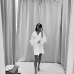 Charlène Le Mer Instagram - C’est normal de stresser autant à 2 mois et demi du fameux jour J ? 💒🫨 Et puis toutes ces questions qu’on se pose : Est-ce que la robe va lui plaire ? Est-ce que j’ai fait le bon choix ? Est-ce que ça va plaire ? ( même si le principal est de se plaire à soi-même 🫶🏻) J’ai passé une merveilleuse journée chez @lamarieecapricieuse, merci pour tes mots, ton temps ma Nada, ces essayages étaient encore une fois .. incroyables ! 🥹 ( Les photos n’ont strictement rien à voir , c’est un kimono que je porte haha 🤓) Et on est également s’y bien accompagné par notre wedding planner @melissawilpotte et heureusement qu’elle est là 🤍 #tictactictac #wedding