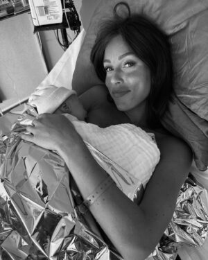 Charlène Le Mer Instagram - Happy mother’s day ✨

Si fière d’être votre maman, mes amours 🥹🤍