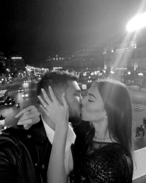 Charlène Le Mer Instagram - 7 mars 2014 - 7 mars 2024 

« Ça fait 10 ans que t’es passé devant mes yeux
10 ans que j’me dis que, c’est ce qui m’est arrivé de mieux » 🫶🏻

Si fière de nous, de notre histoire et de ce qu’on a construit… hâte de devenir ta femme et de vieillir à tes côtés… je t’aime 🤍