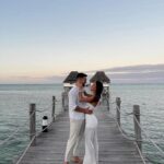 Charlène Le Mer Instagram – 7 mars 2014 – 7 mars 2024 

« Ça fait 10 ans que t’es passé devant mes yeux
10 ans que j’me dis que, c’est ce qui m’est arrivé de mieux » 🫶🏻

Si fière de nous, de notre histoire et de ce qu’on a construit… hâte de devenir ta femme et de vieillir à tes côtés… je t’aime 🤍