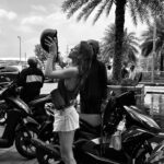 Charlène Le Mer Instagram - Découvrir Ho Chi Minh en scooter grâce à @vietnamairlines_france ✔️ Une journée riche en découverte, c’était génial ! La circulation ici c’est quelque chose, il ne faut pas avoir peur 😅 Demain direction…✈️🏝️☀️ Publicité