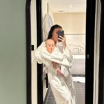 Charlène Le Mer Instagram - Relax with my babies 🤍 >> Thyam en peignoir c’est quelque chose 😂
