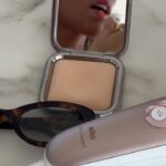 Charlène Le Mer Instagram - CONCOURS Mother’s Day 🤍 Le cadeau parfait pour nous rendre heureuse 🌸 Le Braun Smart Epilateur est disponible chez Amazon pour la Braun Week ! Il s’agit du premier épilateur à lumière pulsée intelligent au monde ! Il planifie tes séances et les adapte en fonction de tes résultats grâce à son application connectée, c’est une petite merveille ! ( jusqu’à 1 an sans poil, oui oui c’est tout à fait possible !! ) Braun vous rembourse si nous n’êtes pas satisfaits au bout de 100 jours ☀ Pour remporter un Braun Smart Epilateur, il vous suffit de : • Liker ce post • Suivre @braun_france et taguer une amie à vous ! Je te laisse découvrir les offres sur Amazon ! #BraunSmartEpilateur @braun_france Collaboration commerciale